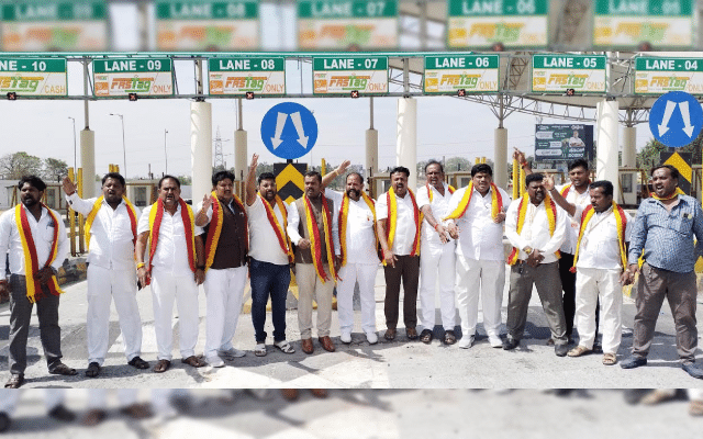 Ramanagara: Protest against collection of fee at toll plazas