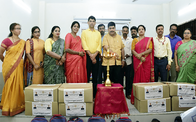 MLA Vedavyas Kamath distributes kits to 576 beneficiaries