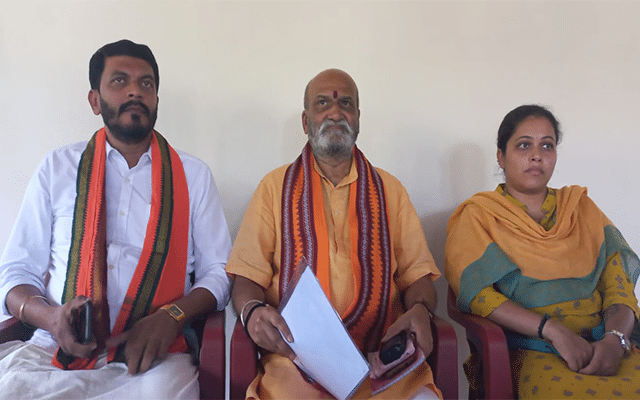 Karkala: Muthalik exposes corruption cases, lodges complaint with PM Modi with documents