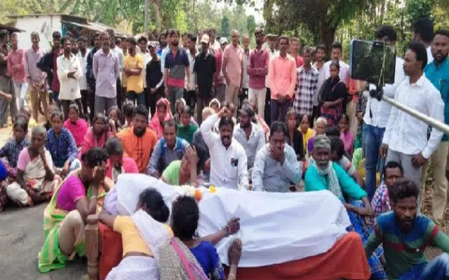 Protests demanding removal of encroachment on burial ground