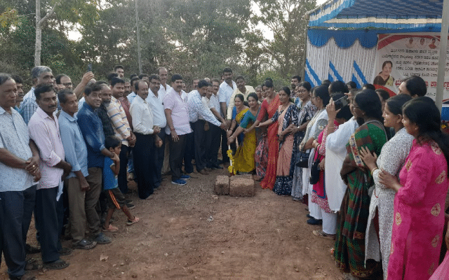 Vedavyas Kamath lays foundation stone for construction of 12 rooms of the school