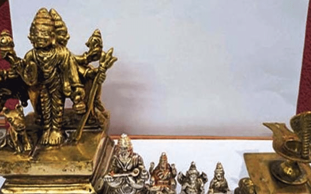 Idols of God found in the middle of the bush in Mangalore!