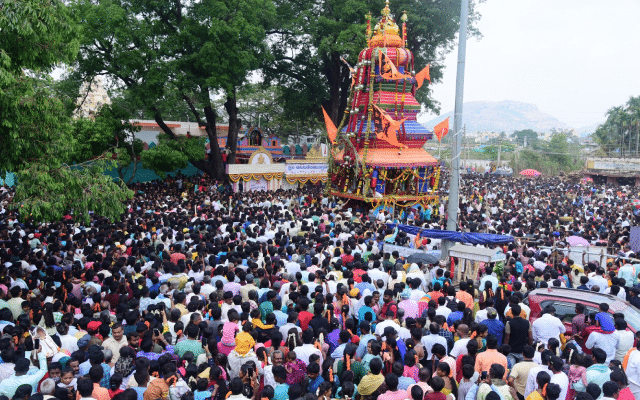 Tumakuru: Shettihalli Anjaneya Swamy Rathotsava was held in a grand manner.
