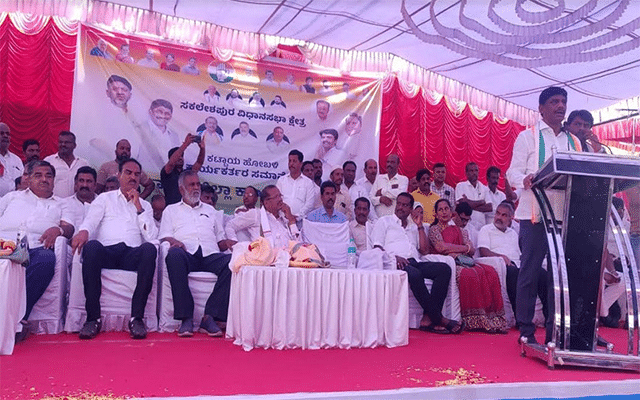 Hassan: DK Suresh calls for support of Congress candidate