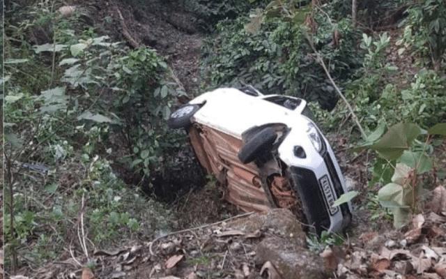 Three killed as car falls into gorge in Kasargod