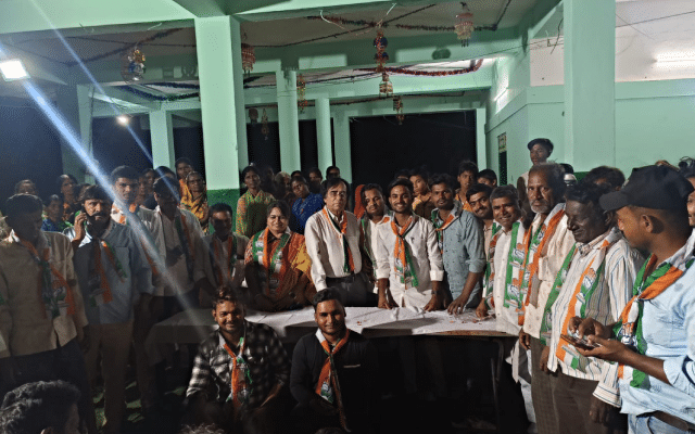 Ashok Kheny visits Marjapur village, holds meeting with party workers