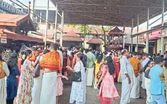 Kundapur: Devotees gather at Kollur Sri Mookambika Temple