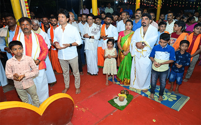 mangaluru-dr-sathyanarayana-pooja-programme-y-bharath-shetty-participated