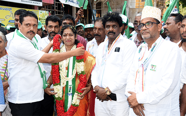 Mangaluru: JDS candidate Dr. Sumati Hegde submitted his nomination paper through foot march.