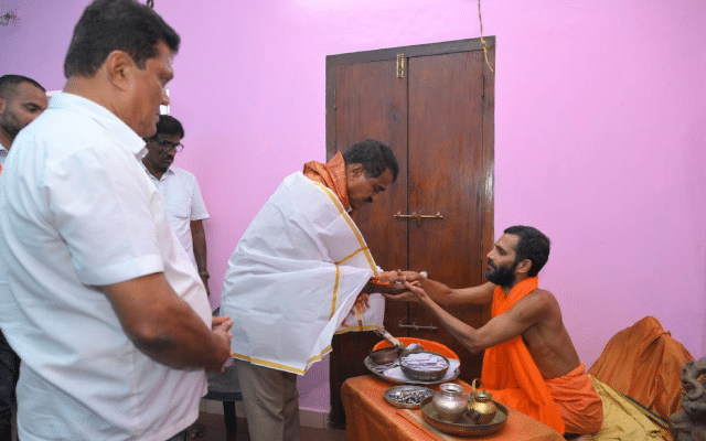 Umanath Kotian visits Kemaru Sri Sandhipani Sadhanashram