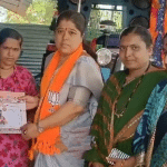 Dharwad: Amrita Desai's wife campaigns for her