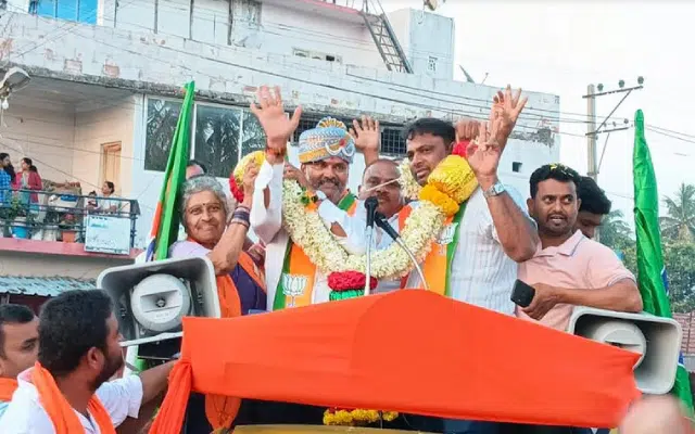 MLA H.K. Suresh gets a grand welcome at Arehalli
