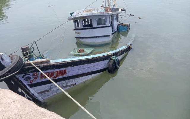 A fishing boat that sank - worth lakhs of rupees Damage