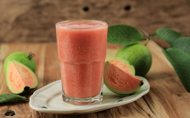 Here's an easy way to make guava juice at home