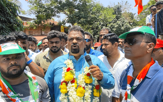 Karwar: Newly-elected MLA Satish Sail's fans take out procession