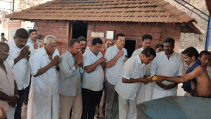 MLA Umanath Kotian visits Sri Somnatheshwara Temple in Puttige