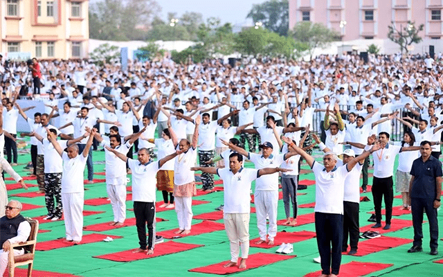 Jaipur: 15,000 people perform yoga