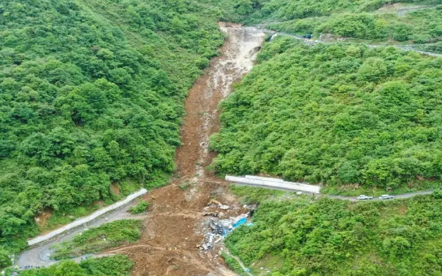 At least 19 killed in china landslide