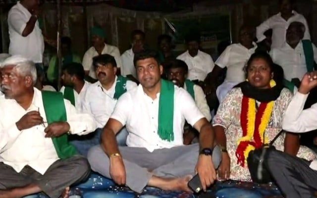 Mla Darshan Puttannaiah sits on dharna for Cauvery water