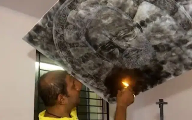 Video: Artist paints PM Modi's picture in smoke