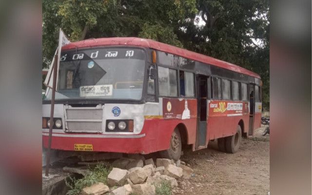 Bus falls into ditch, steering wheel falls into driver's hand, mishap averted