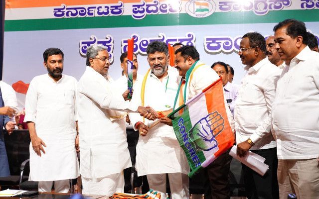 Two former JD(S) MLAs join hands with JD(S)